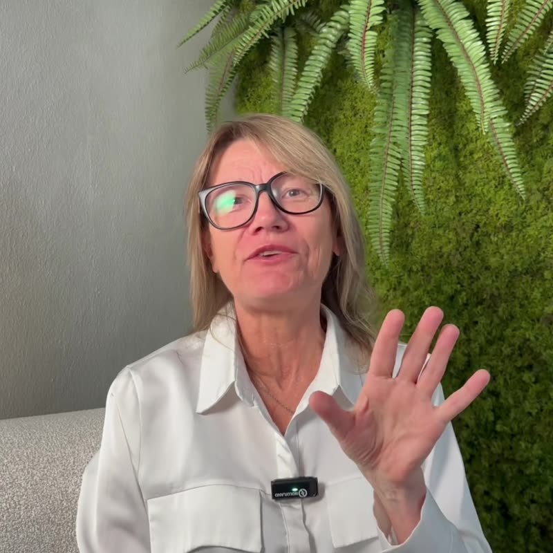 Daniela Modina che si presenta
