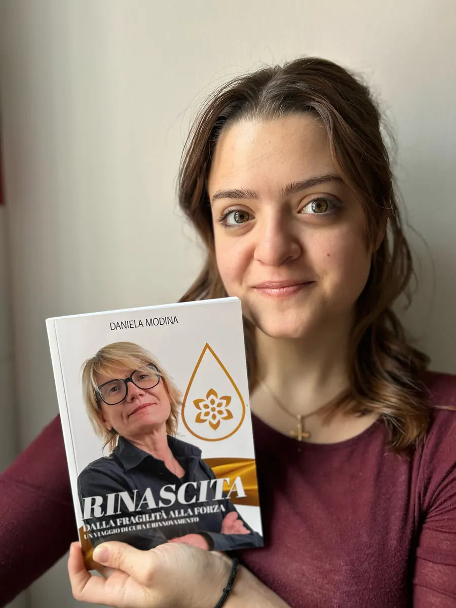Cliente con il libro Rinascita di Daniela Modina