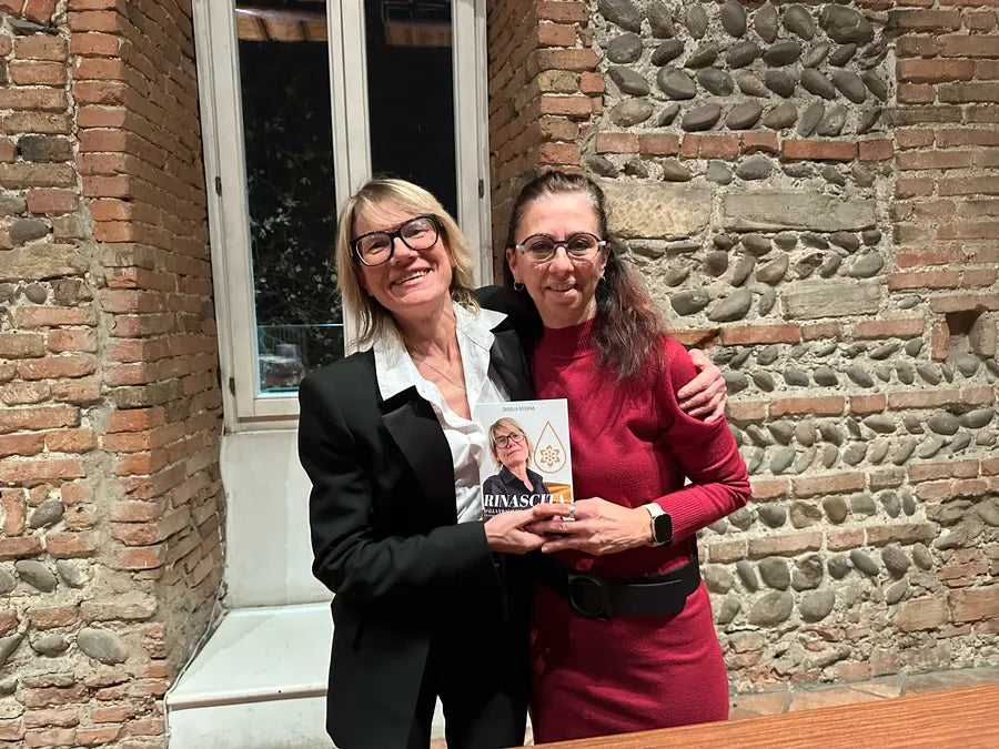 Cliente con il libro Rinascita di Daniela Modina