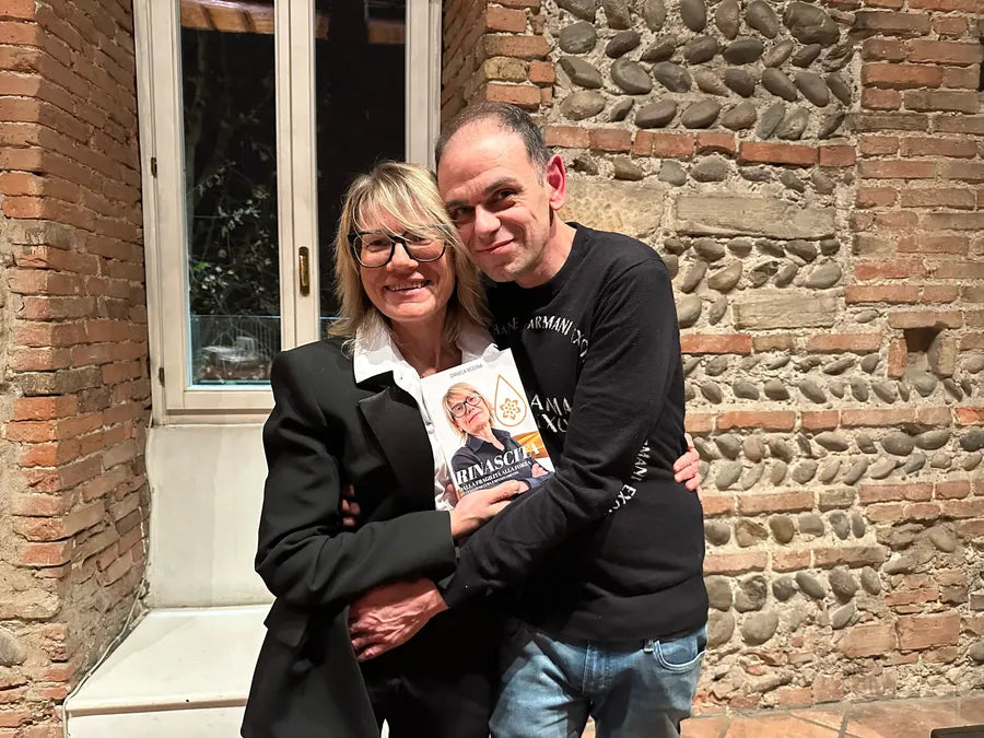 Cliente con il libro Rinascita di Daniela Modina